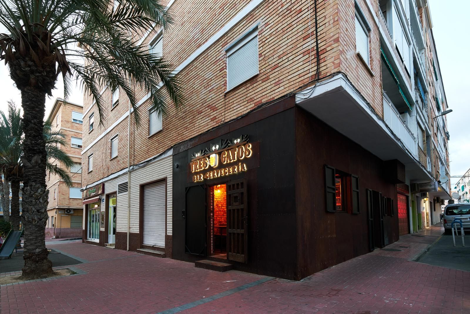 Bar-cafetería: Fachada